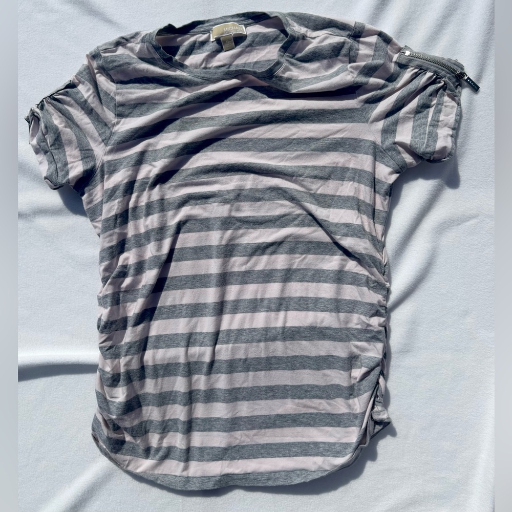 Michael Kors Women’s XL Shoulder Zip Side Ruched Shirt Grey & Light Pink Stripe